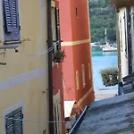 Portofino's Cozy Terrace Apartamento *